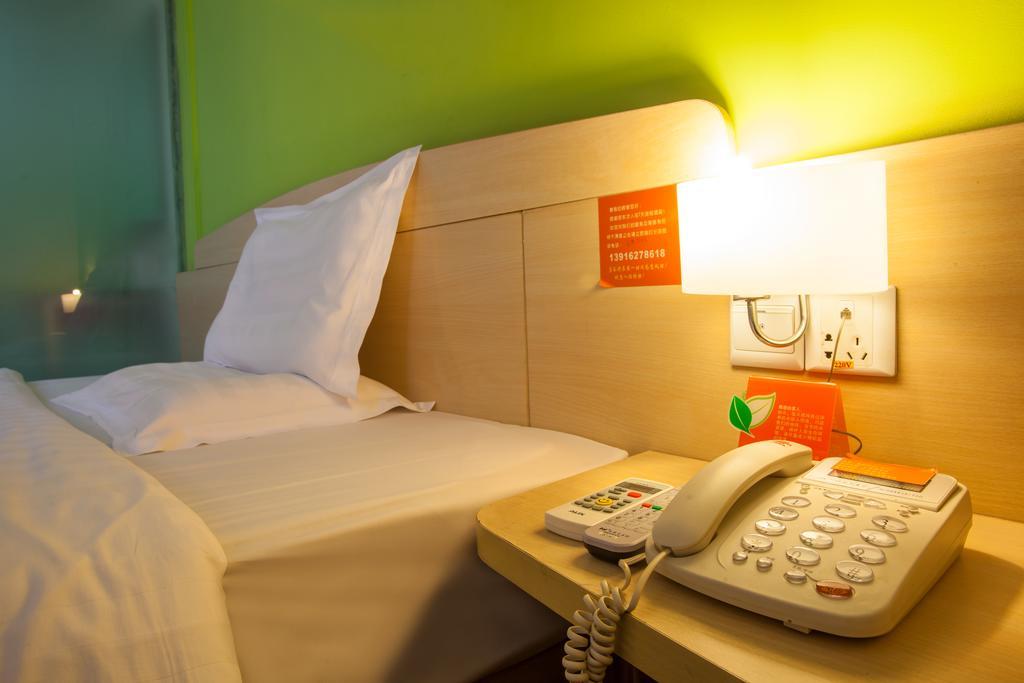 7Days Inn Hangzhou West Lake Hubin Room photo